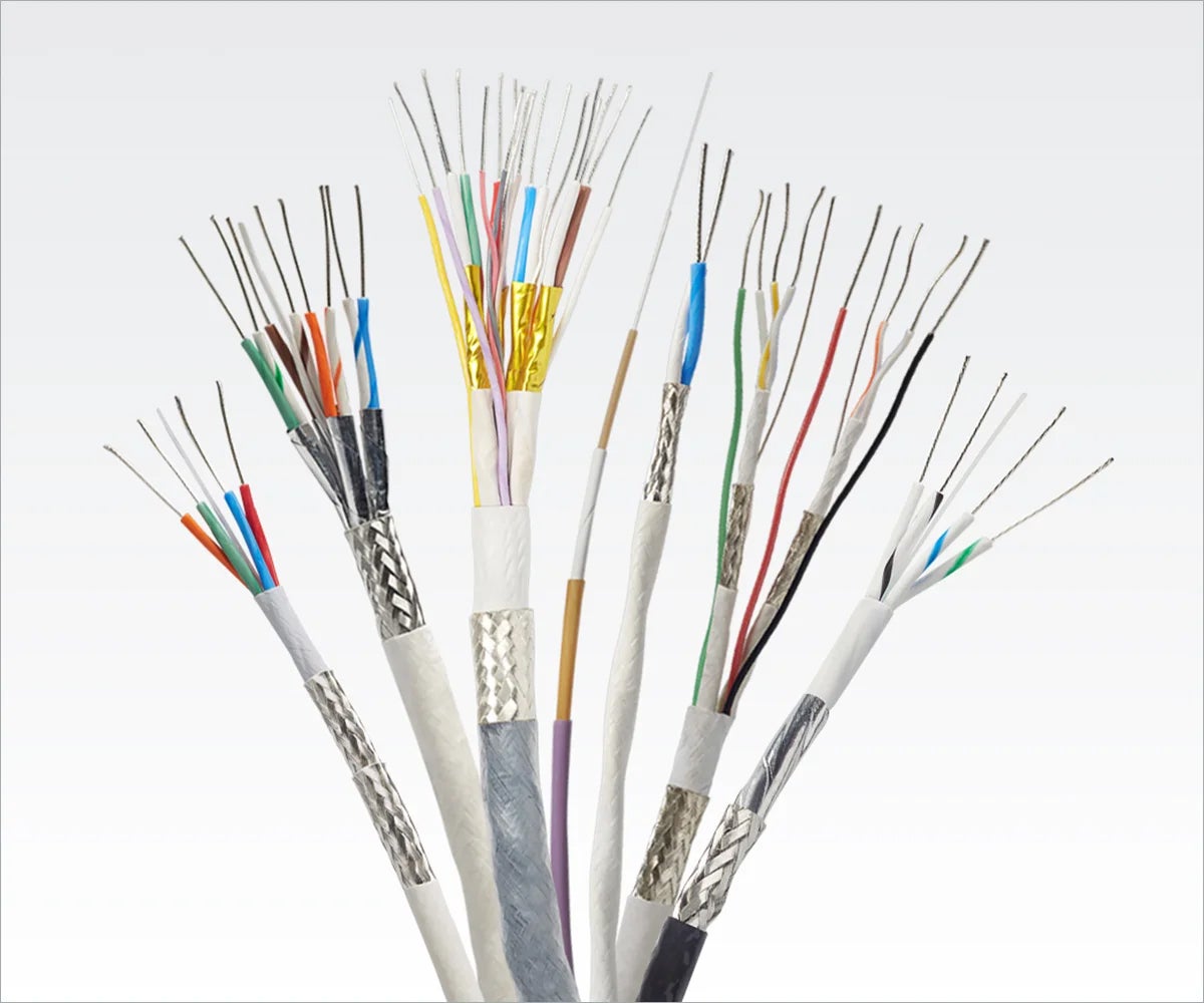 Gore’s portfolio of high data rate cables for aircraft & defense vehicles.